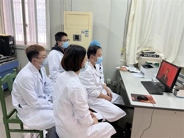 通用医疗及所属单位认真收看党的二十大开幕会盛况(图19) 通用医疗及所属单位认真收看党的二十大开幕会盛况(图19)