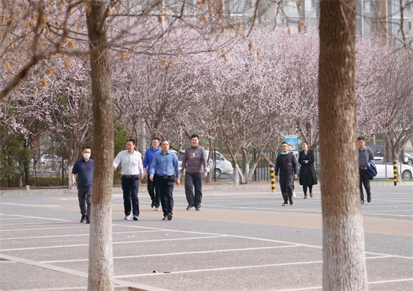 不负春光 “医”起出发 | 通用医疗举办春季健康悦跑团建活动(图3) 不负春光 “医”起出发 | 通用医疗举办春季健康悦跑团建活动(图3)