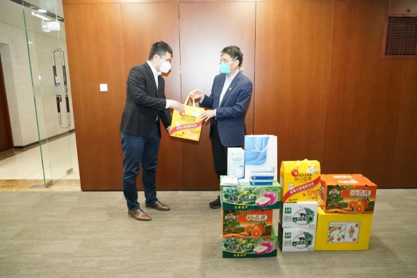 通用医疗关心关爱职工开展“党建+疫情援助”(图2)