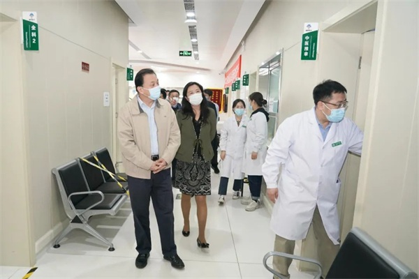 通用技术集团副总经理谢彪调研通用医疗青云职工医院(图2)