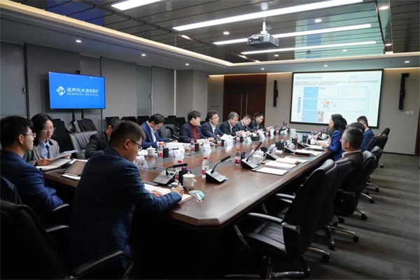 通用技术集团副总经理、党组成员贾大风一行到通用医疗调研(图3)